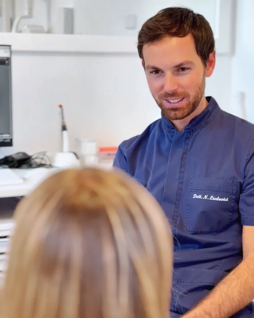 FOTO CI PRENDIAMO CURA DI TE 2 - Dentista a Roma EUR