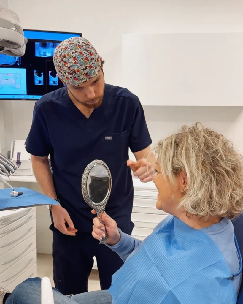 FOTO CI PRENDIAMO CURA DI TE GALLERY 4 - Dentista a Roma EUR
